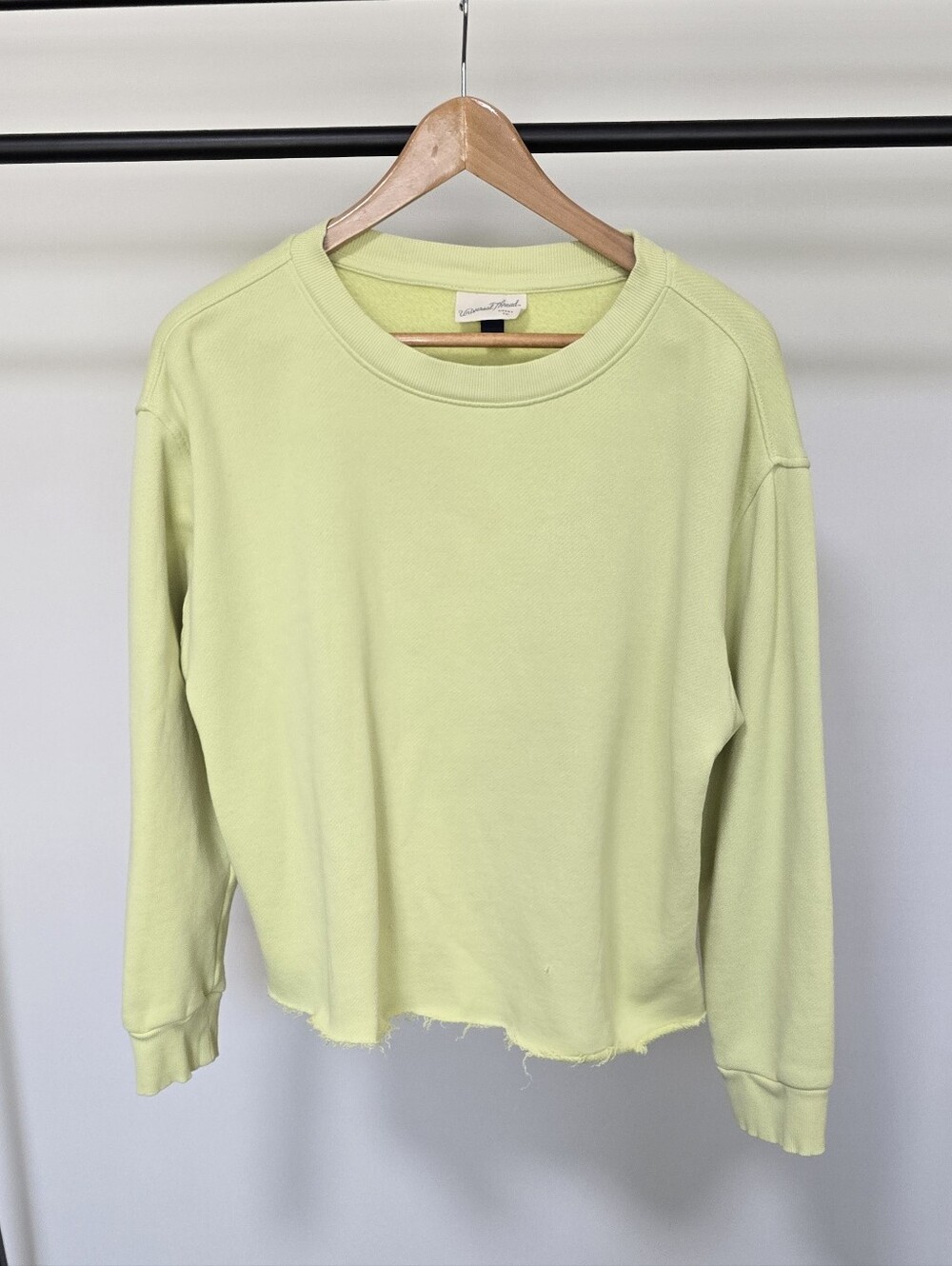 Universal Thread Pale Lime Crewneck Sweatshirt
